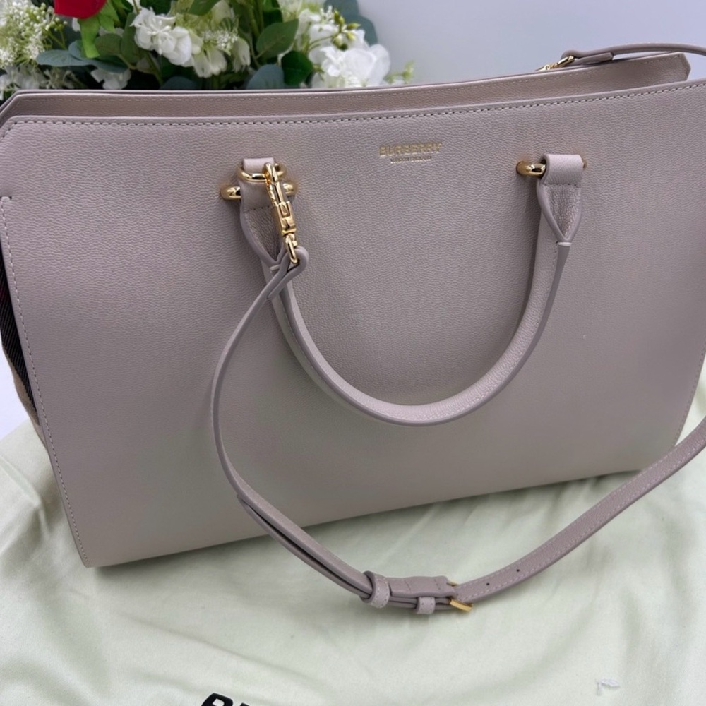 Women's Burberry large banwell canvas and leather satchel/shoulder bag NWT - Picture 10 of 16